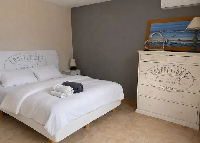 Mediterraneenne Avec Piscine Et Jardin Villa Fréjus