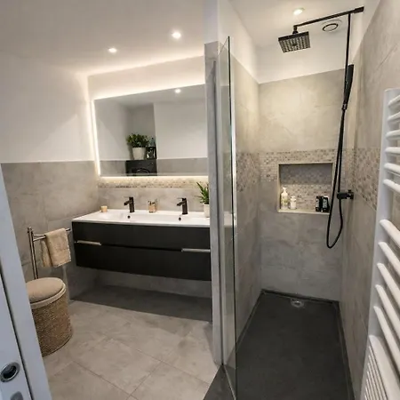 Méditerranéenne Avec Piscine Et Jardin Fréjus