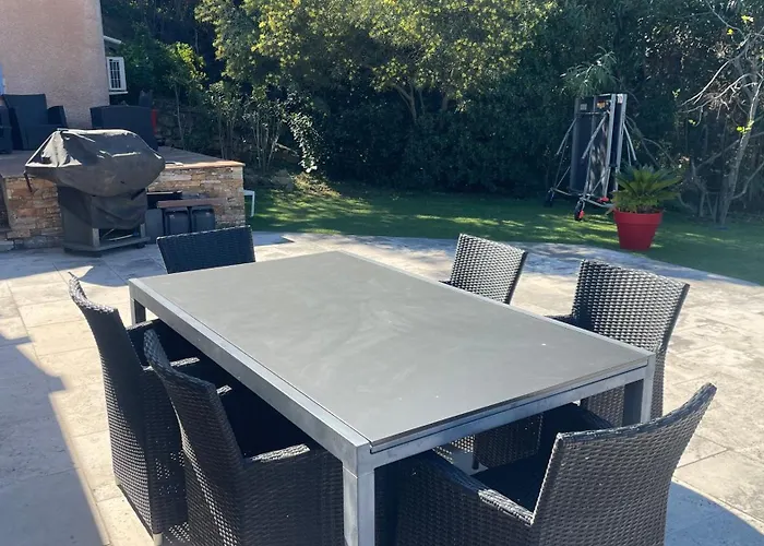 Mediterraneenne Avec Piscine Et Jardin